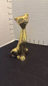 lot 1035 image: Siamese brass cat figurine 6.5 inches tall