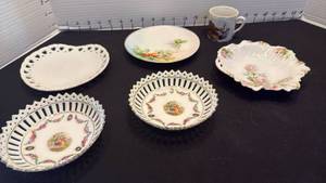 lot 1044 image: Decorative small plates and bowl with small cup