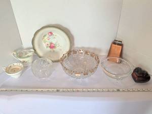 lot 1067 image: Lot Vintage Tableware Bowls and pressed  Glassware