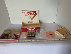 lot 1068 image: Roi-Tan Cigar Box, Hair Pieces, Fifth Avenue Needlework powder Compact, powder Glass Jar with Lid
