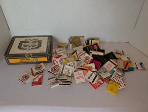 lot 1071 image: Gold Label by Ignacio Haya Vintage Cigars Box with Matchbooks Lot