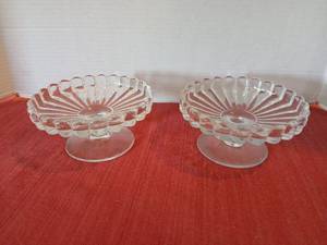 lot 1077 image: Heisey Crystolite Glass Cheese Stands, qty. 2.