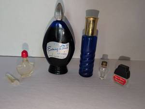lot 1086 image: Vintage Perfume Bottle Lot Evening in Paris Cologne and morr