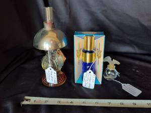 lot 1096 image: Lot of 3 old perfume bottles