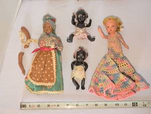 lot 1099 image: Lot of small antique Dolls