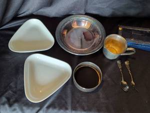 lot 1109 image: Epns made in Sweden silver plate, Reed & Barton, Royal Copenhagen, and silver plate items