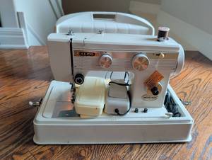 lot 1111 image: ALCO Necchi-Alco Sewing Machine A905