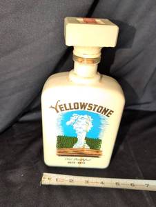 lot 1119 image: Yellowstone Kentucky decanter
