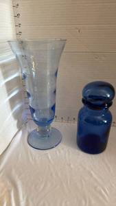 lot 1124 image: Tiffin glass vase few chips and cobalt blue jar