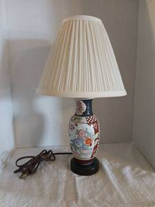 lot 1181 image: Decorative Table Lamp with Floral Vase Base and Pleated Shade 19in