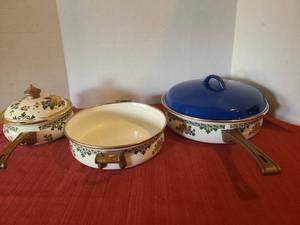 lot 1202 image: Asta 3-Piece Cookware Set with Lids and Handles