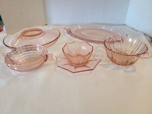 lot 1226 image: Pink depression  glass 6 pieces