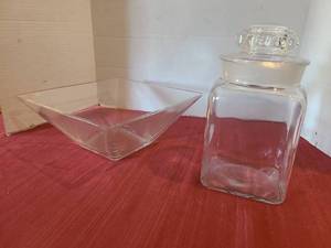 lot 1230 image: Glass dish and candy jar