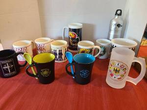 lot 1231 image: Lot of 12 Assorted Coffee Mugs