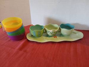 lot 1238 image: Southern Living Home Gail Pittman Ceramic Bowl Set with Serving Tray and 5 plastic bowls