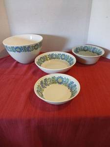 lot 1249 image: Turi Design Nor Viking 4-Piece Bowl Set Blue Floral