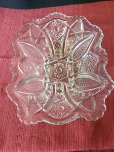 lot 1251 image: Indiana Glass Paneled Daisy and Finecut Fruit Bowl