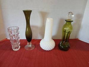 lot 1253 image: Glass Vase and Bottle Lot 4 Pieces
