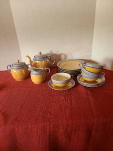 lot 1262 image: Japanese lusterware dishes, total of 18 pieces, two chips and some discoloration
