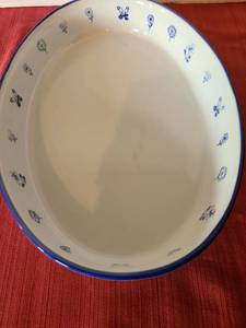 lot 1265 image: Oval ceramic casserole dish, 10x15