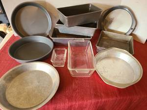 lot 1269 image: Bakeware, 11 pieces