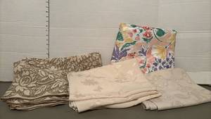 lot 1418 image: Tablecloths - one is vinyl