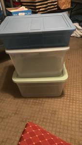 lot 1419 image: Plastic Storage Containers with Lids 3-Piece