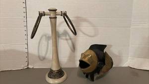 lot 1500 image: Fish-Form wrought iron Decorative piece with hand towel Stand