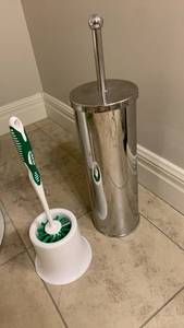 lot 1512 image: Toilet bowl brush and plunger