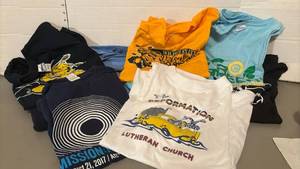 lot 1625 image: Tshirts - Size Med