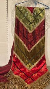 lot 1635 image: Table Runner