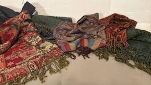 lot 1638 image: Backpack with five scarves