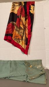 lot 1640 image: Scarf and Sari