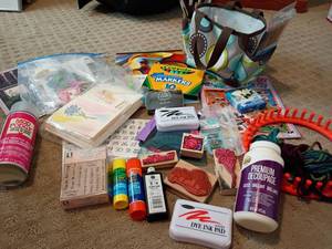 lot 1703 image: Various Arts and Crafts Items.   With Thirty One Organization Bag