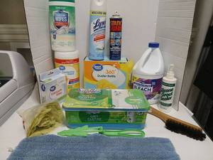 lot 1804 image: Household Cleaning Supplies Lot