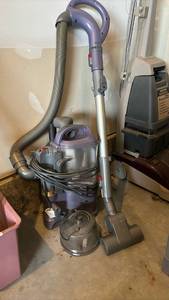 lot 3014 image: Dyson DC23 Upright Vacuum Cleaner with Accessories