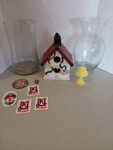lot 3120 image: Clear vases 11x6 in, patches, Mosic  birdhouse