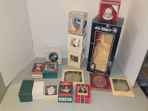 lot 3219 image: Hallmark Christmas Ornaments Lot Collection