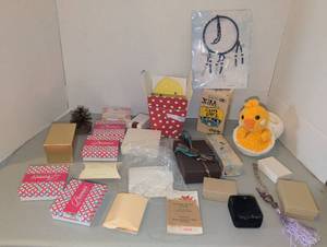 lot 3221 image: Jewelry and product boxes with misc.