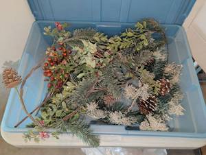 lot 3235 image: Storage tub with Christmas floral picks