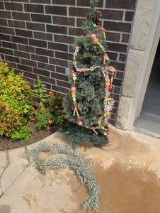 lot 3240 image: 12x50 pre-lit candy themed Christmas tree and swag