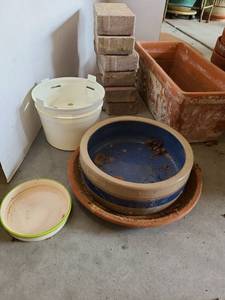 lot 3302 image: Flower pots, rectangular pot is 16.5 in., and 6 bricks.