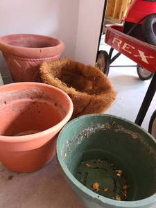 lot 3306 image: Plastic flower pots, largest is 13in tall and a coconut liner.