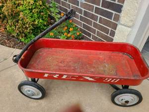 lot 3307 image: Rex  90 red wagon  34in long