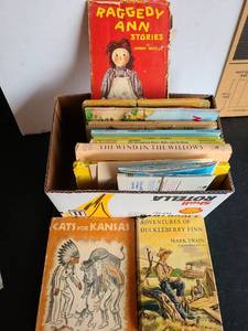 lot 3412 image: Vintage Childrens books.