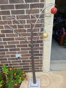 lot 3454 image: Lighted twig tree, 6ft tall