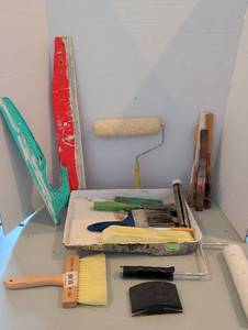 lot 3516 image: Paint, wallpaper and sanding tools