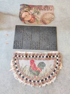 lot 3539 image: Lot of 3 door mats