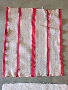 lot 3541 image: 2 small floor rugs