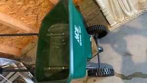 lot 3600 image: Ace Green Turf Spreader